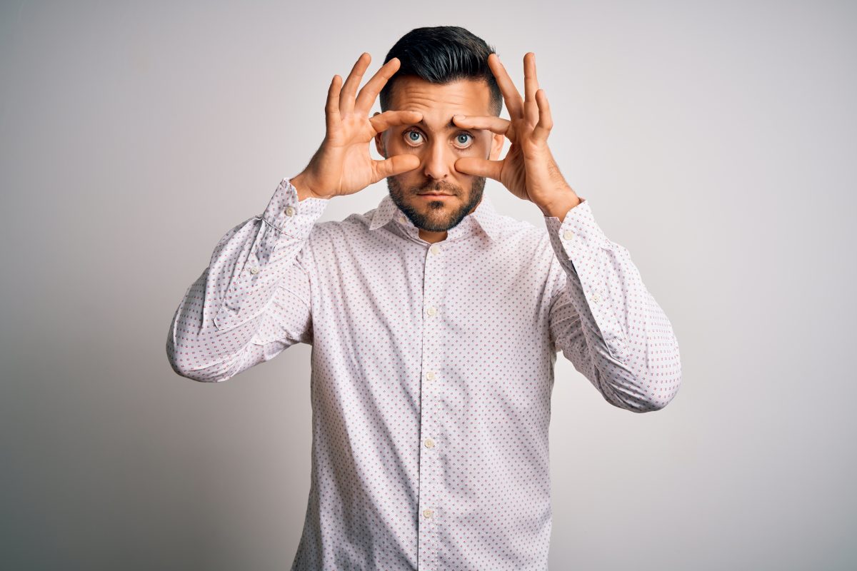 ¿Es posible dormir con los ojos abiertos? Vista Oftalmólogos.