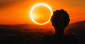 Cómo ver el eclipse solar del 12 de agosto de forma segura