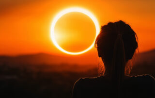 Cómo ver el eclipse solar del 12 de agosto de forma segura